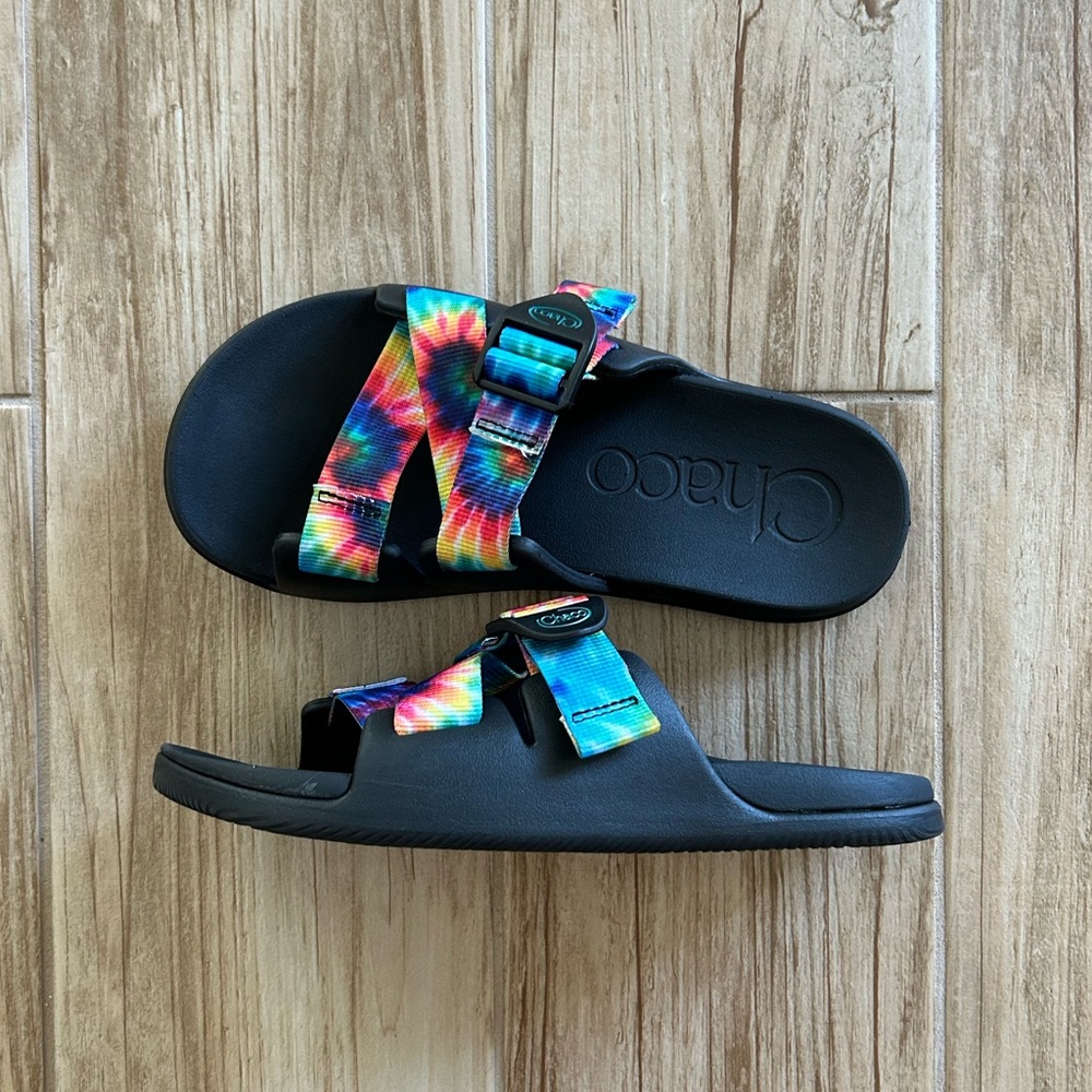 Chaco rainbow tie-dye Chillos slides Size 6 EUC